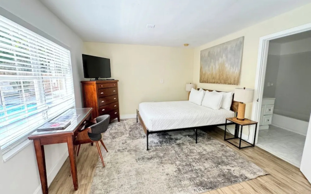 Standard Double room with pool view