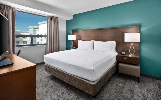 2 Bedrooms Suite