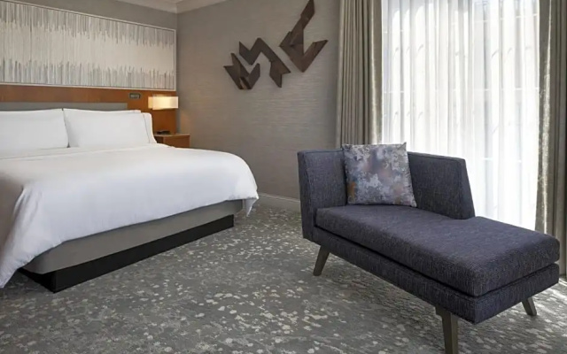 Standard room with courtyard view