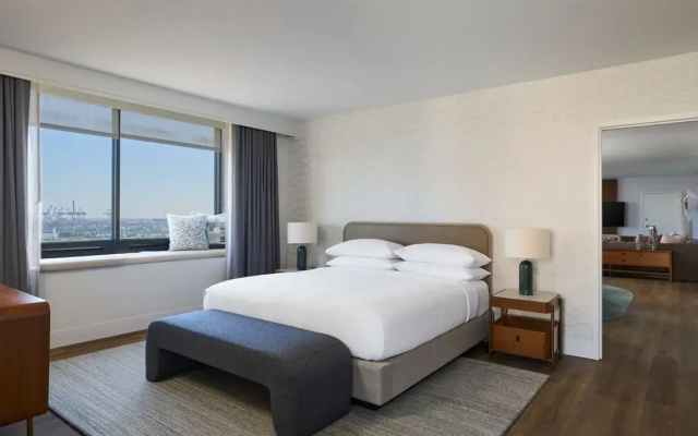 1 Bedroom Presidential Double Suite with harbour view