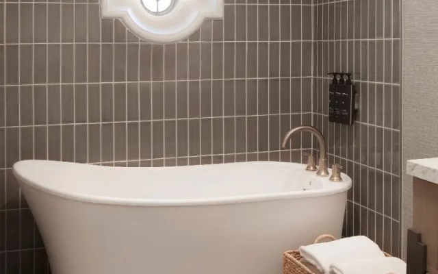 Standard Suite
