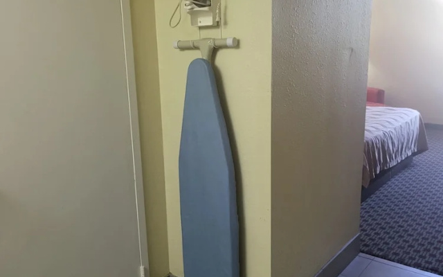 1 Bedroom Suite