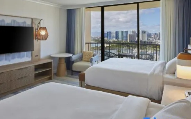 Rainbow Quadruple Hearing Accessible room with ocean view
