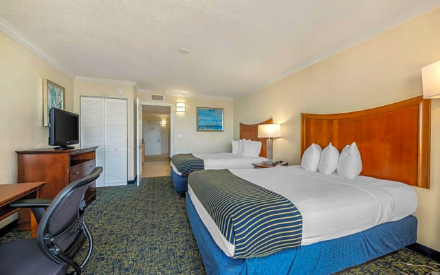 Quadruple Family Kitchenette Suite