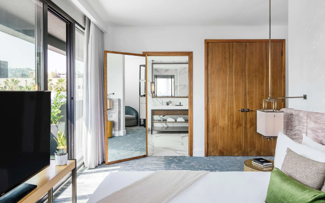 1 Bedroom Platinum Double Suite with balcony