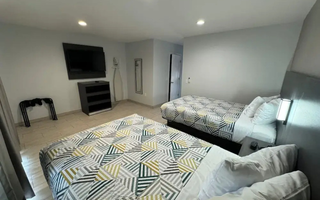 Deluxe Quadruple Suite