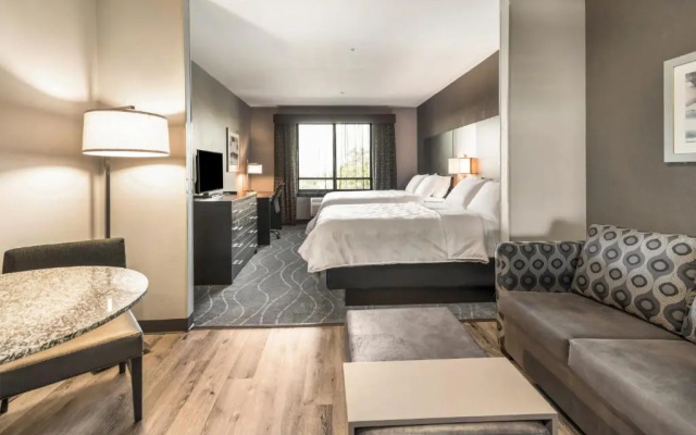 Deluxe Double Suite