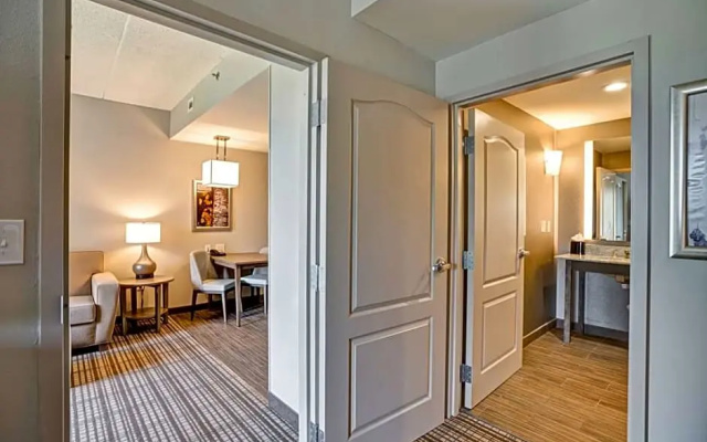Sextuple Suite