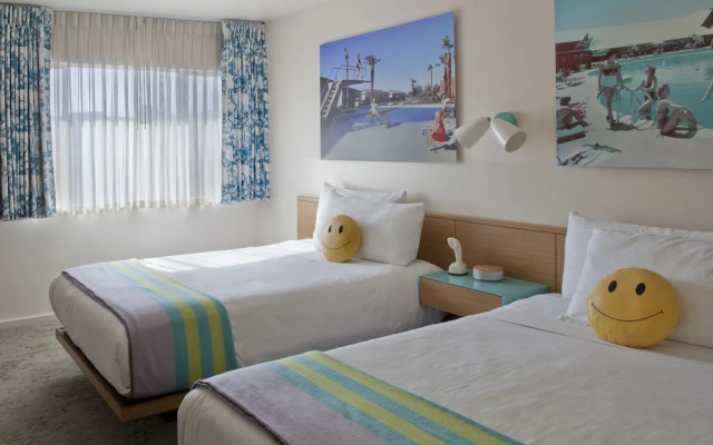 California Twin room