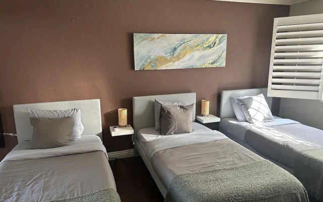 Economy Suite
