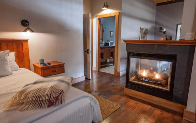 Deluxe Double Suite