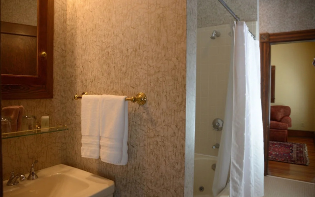 Double Suite