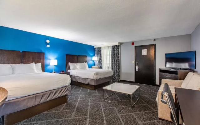 Executive Poolside Twin room