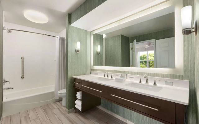 2 Bedrooms Sextuple Suite
