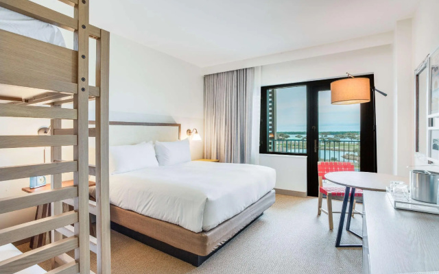 Standard Sextuple room with balcony and with bay view
