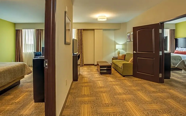 2 Bedrooms Sextuple Suite