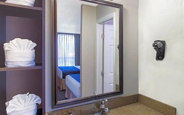 Double room with pool view