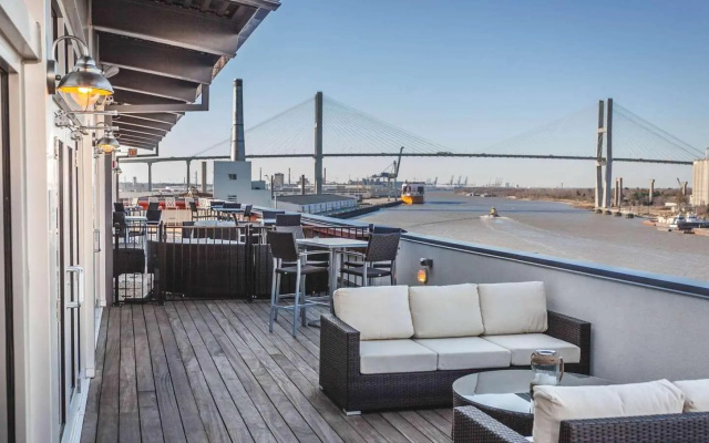 Quadruple room with river view