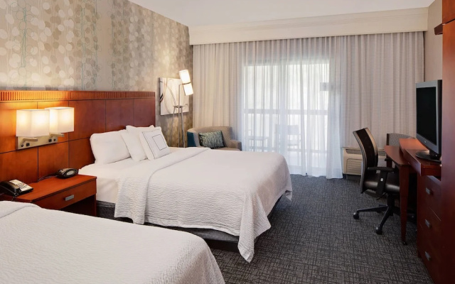 Standard Quadruple room with balcony and with river view