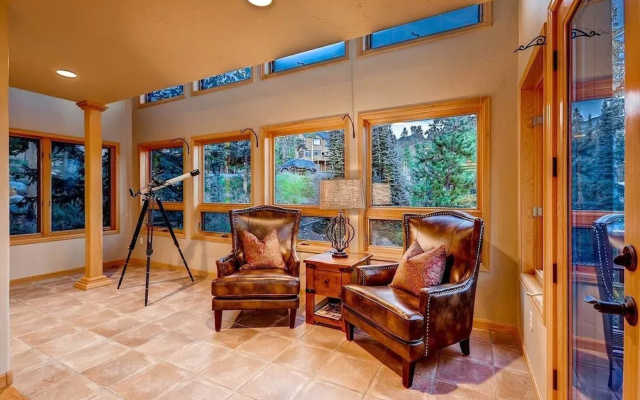 4 Bedrooms Cottage