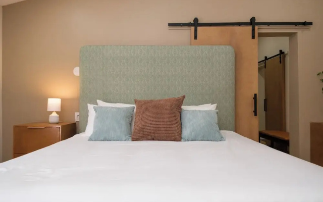 2 Bedrooms Suite
