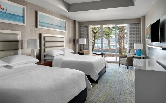 2 Bedrooms Suite with pool view