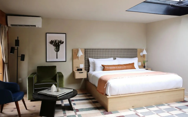 Standard Club room