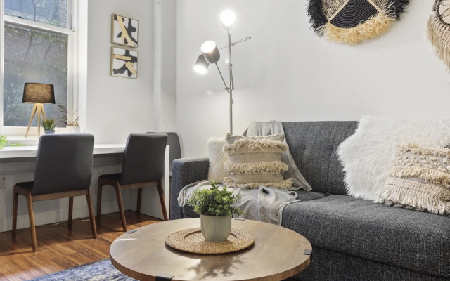 2 Bedrooms Apartment