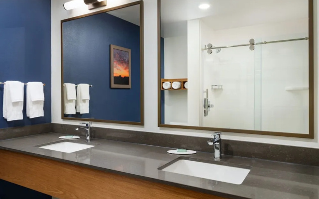 1 Bedroom Suite