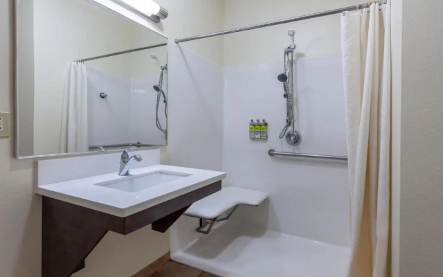 1 Bedroom Suite