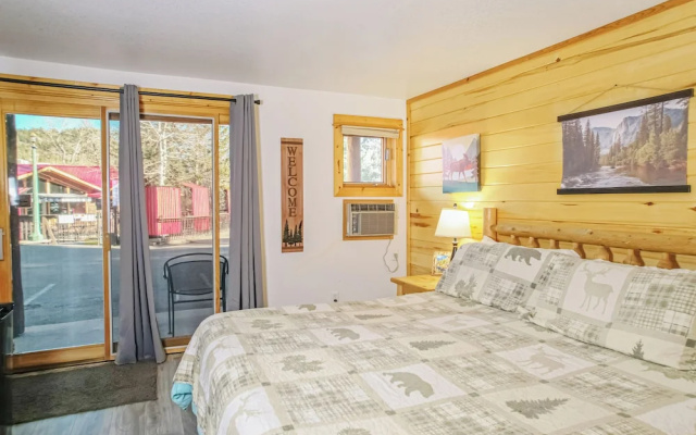 Standard Double Basement room with view