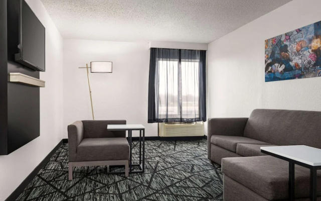 1 Bedroom Suite