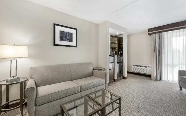 Quadruple Suite