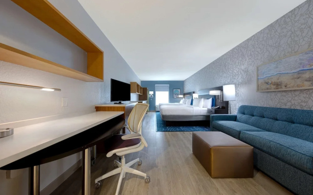 Hearing Accessible Quadruple Studio Suite