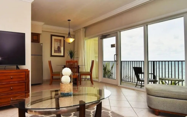 Premium Double Suite with balcony and beachfront