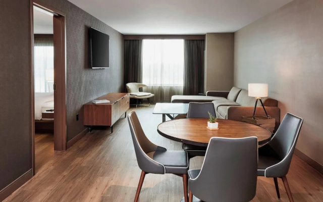 1 Bedroom Suite with balcony and with river view