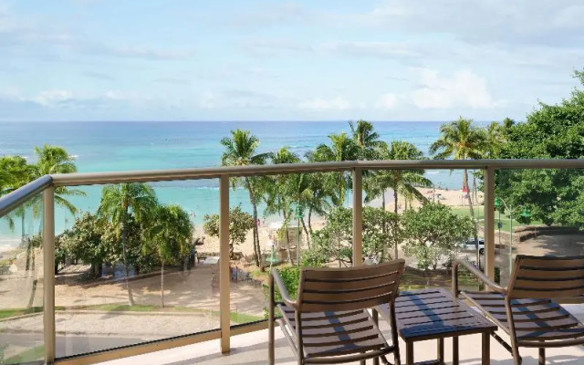 Standard room with balcony and oceanfront