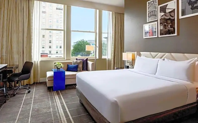 Grand room