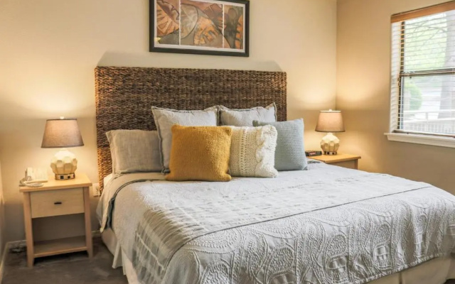 1 Bedroom Standard room with lake view