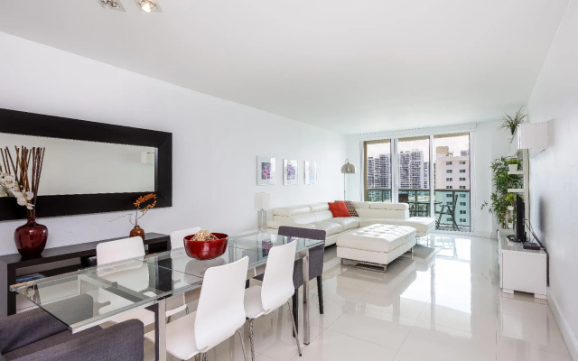 2 Bedrooms Suite with balcony and with bay view