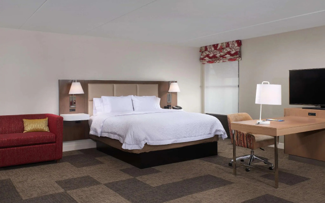 Hearing Accessible Double Suite