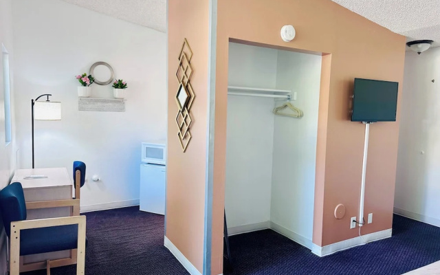 Economy room