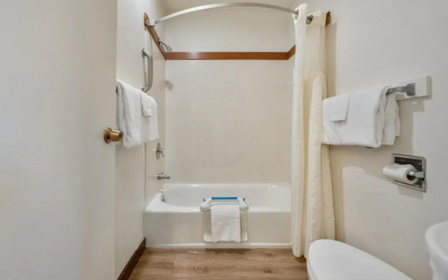 Standard room with harbour view