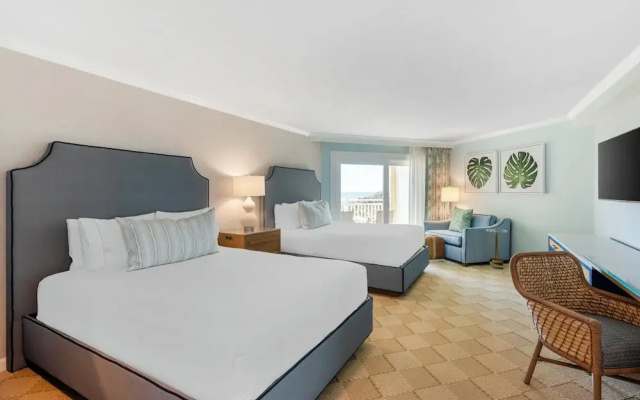 Quadruple Suite with balcony and with partial ocean view