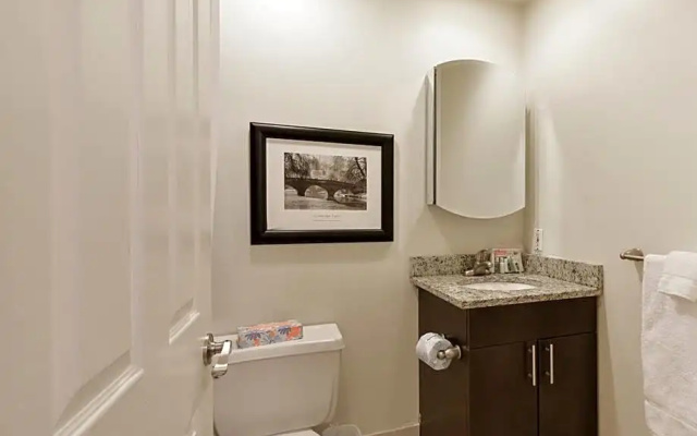 2 Bedrooms Luxury Apartment