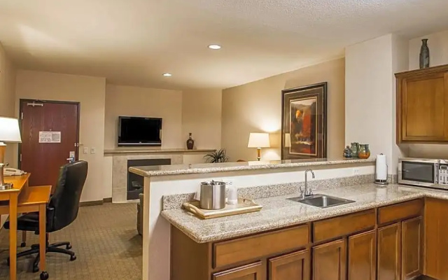 Sextuple Suite
