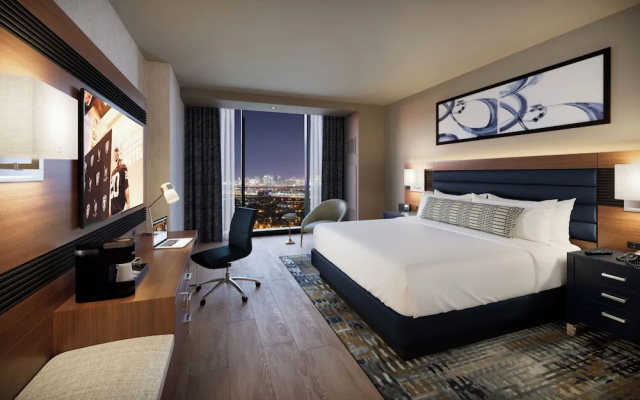 Modern Double room with strip view