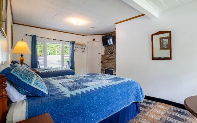 Standard Quadruple room with lake view