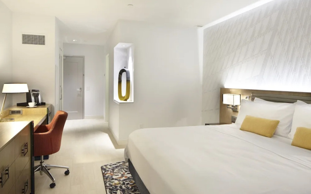 Standard room Peachtree Street View