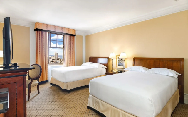 Classic Twin room with city scape view